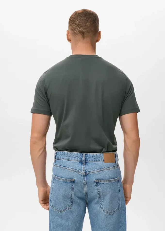 Slim-Fit-T-Shirt aus 100 % Baumwolle Slim-Fit-T-Shirt aus 100 % Baumwolle
