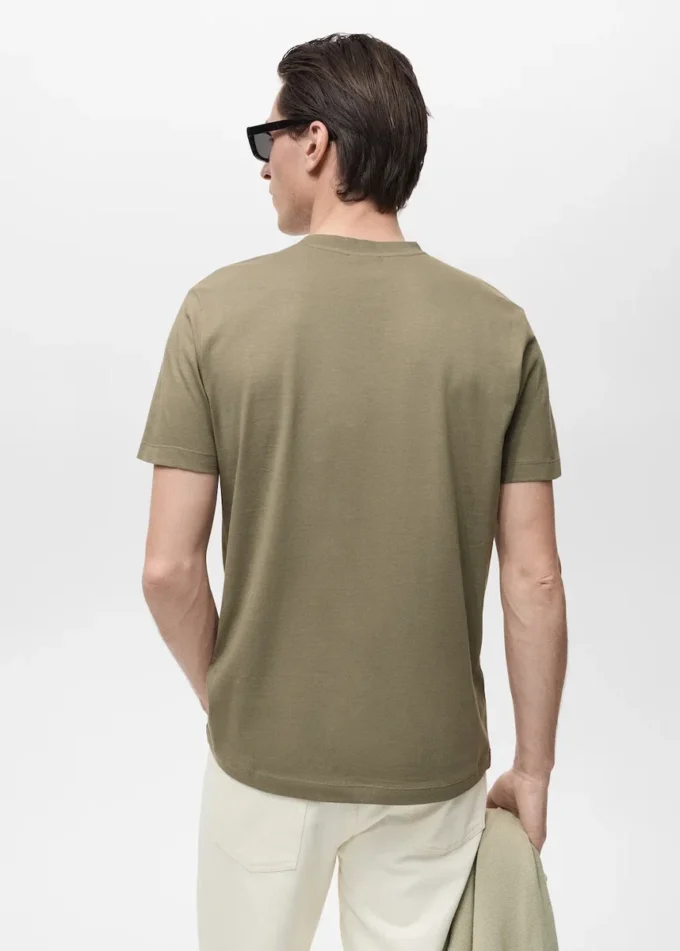 Slim-Fit-T-Shirt aus 100 % Baumwolle Slim-Fit-T-Shirt aus 100 % Baumwolle