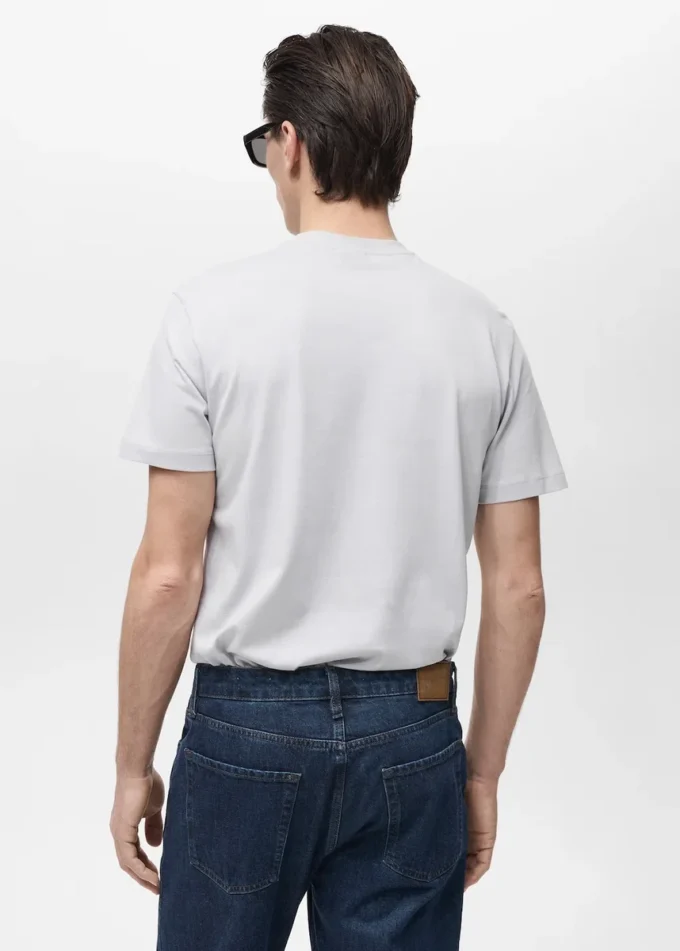 Slim-Fit-T-Shirt aus 100 % Baumwolle Slim-Fit-T-Shirt aus 100 % Baumwolle