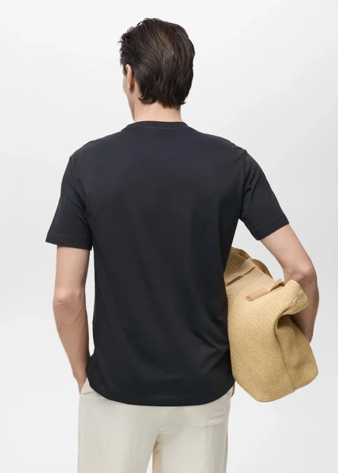 Slim-Fit-T-Shirt aus 100 % Baumwolle Slim-Fit-T-Shirt aus 100 % Baumwolle