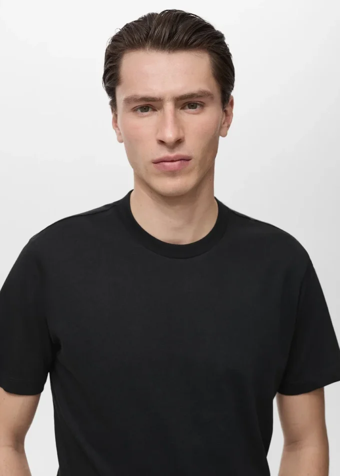 Slim-Fit-T-Shirt aus 100 % Baumwolle Slim-Fit-T-Shirt aus 100 % Baumwolle