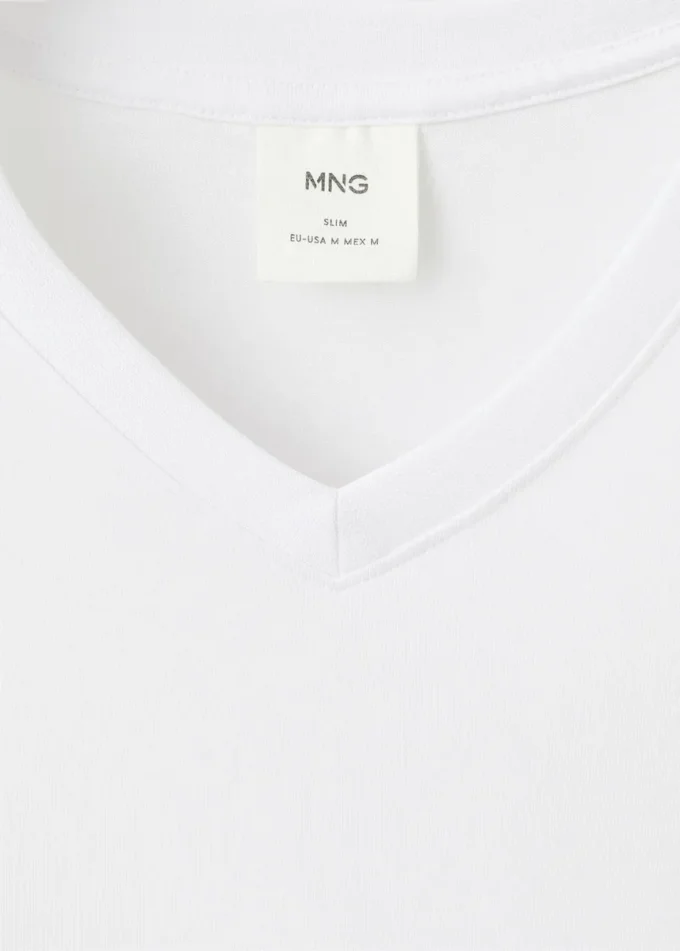 Slim Fit T-Shirt aus 100 % Baumwolle mit V-Ausschnitt Slim Fit T-Shirt aus 100 % Baumwolle mit V-Ausschnitt