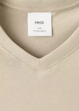 Slim Fit T-Shirt aus 100 % Baumwolle mit V-Ausschnitt