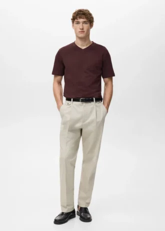 Slim Fit T-Shirt aus 100 % Baumwolle mit V-Ausschnitt