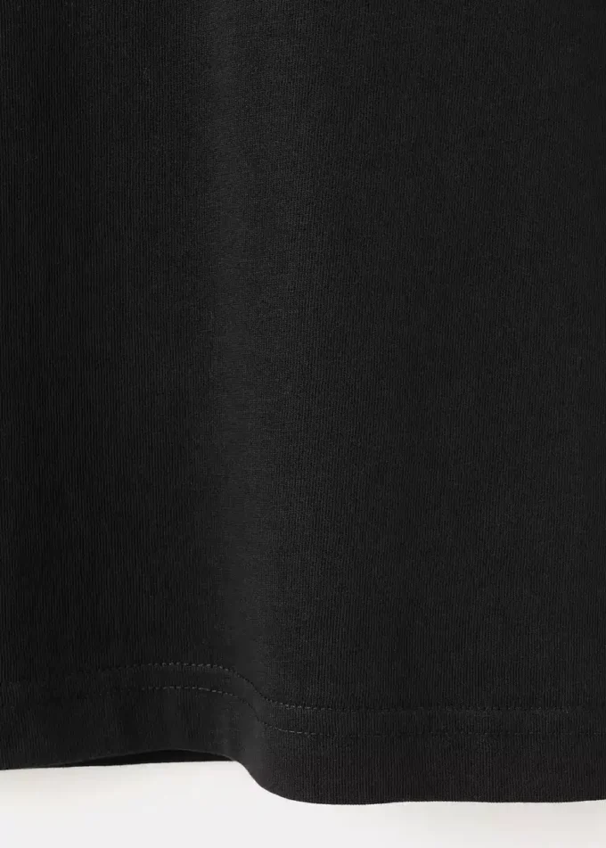 Slim Fit T-Shirt aus 100 % Baumwolle mit V-Ausschnitt Slim Fit T-Shirt aus 100 % Baumwolle mit V-Ausschnitt