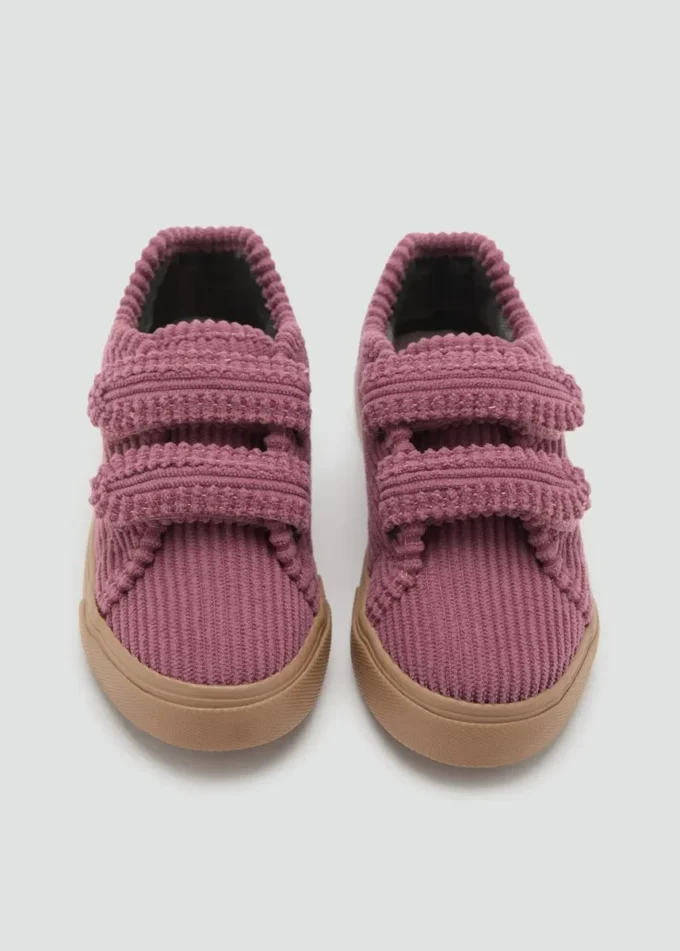 Sneaker aus Cord mit Klettverschluss Sneaker aus Cord mit Klettverschluss