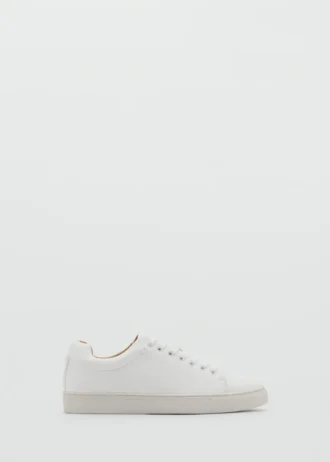 Sneaker mit Schnürung