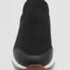 Sneakers mit elastischem Einsatz Sneakers mit elastischem Einsatz