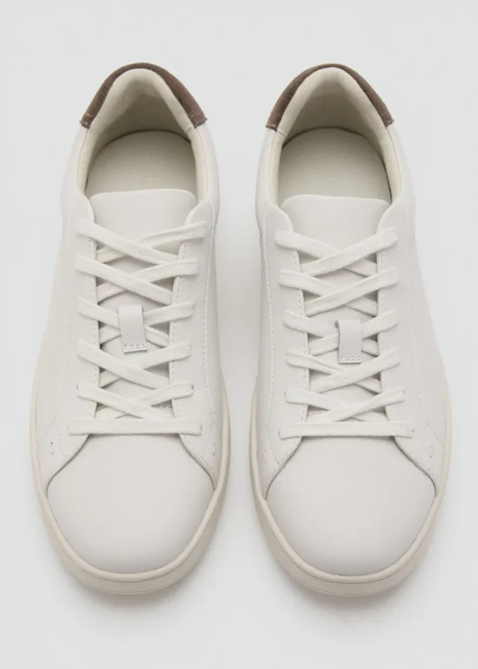 Sneakers mit kontrastierendem Lederbesatz Sneakers mit kontrastierendem Lederbesatz