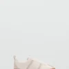 Sneakers mit kontrastierenden Einsätzen Sneakers mit kontrastierenden Einsätzen