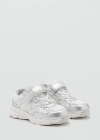 Sneakers mit Metallic-Effekt
