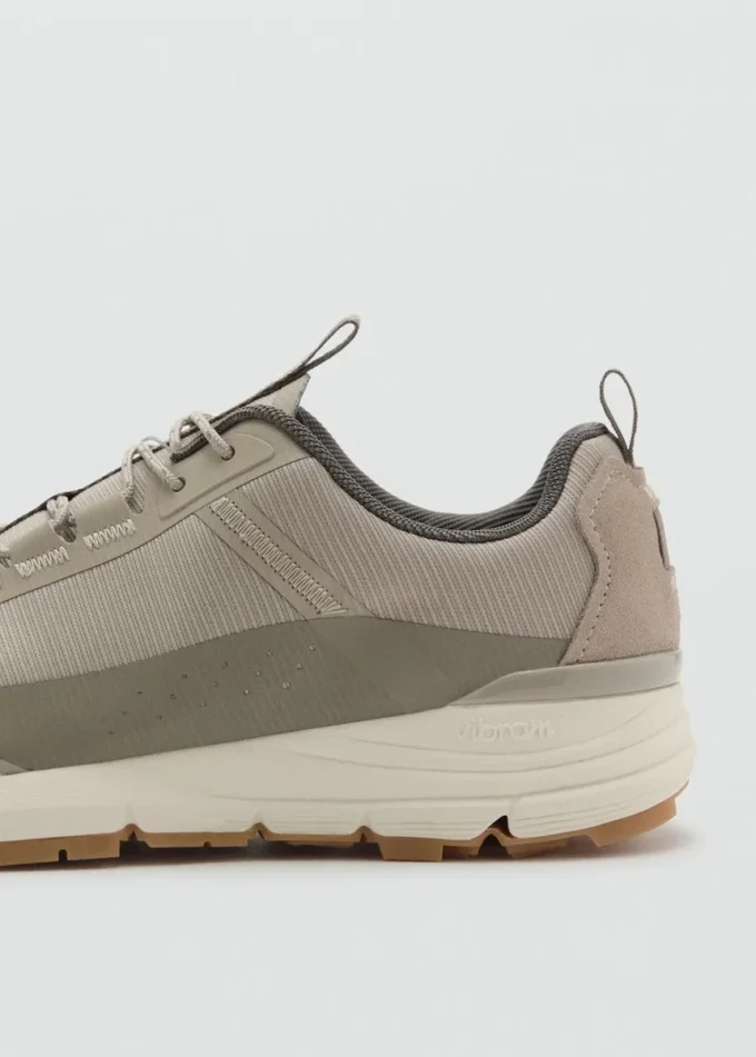 Sneakers mit VIBRAM®-Sohle Sneakers mit VIBRAM®-Sohle