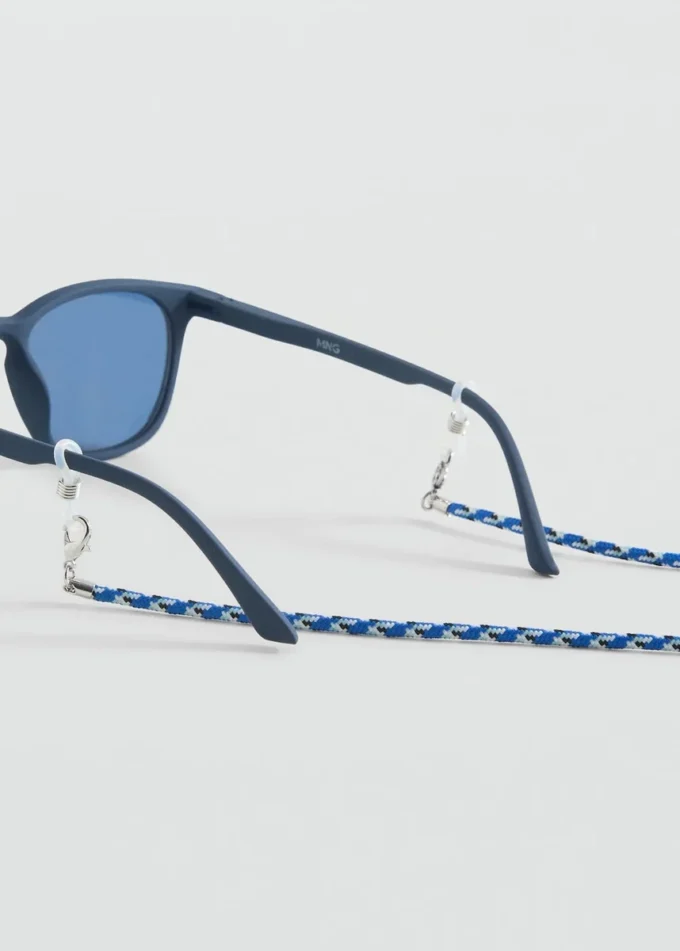 Sonnenbrille mit geflochtener Kette Sonnenbrille mit geflochtener Kette