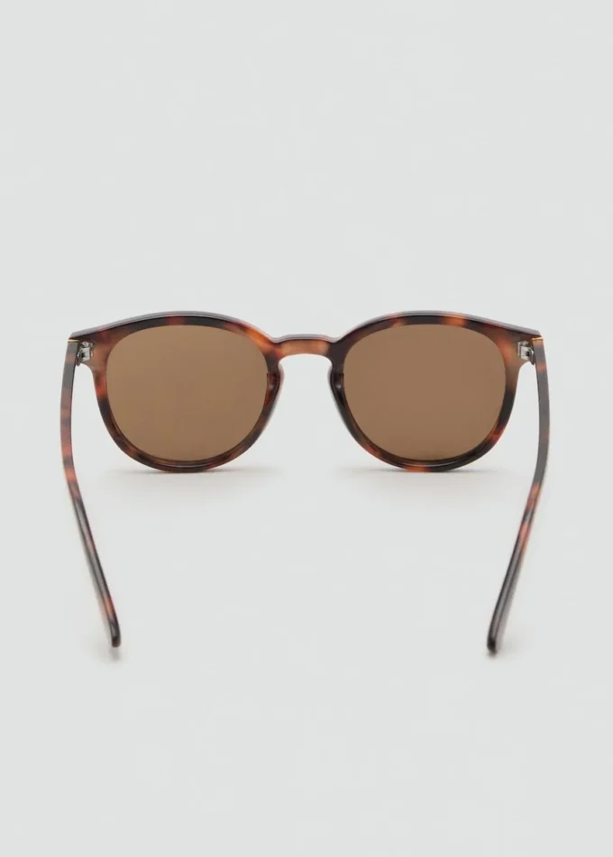 Sonnenbrille mit rundem Rahmen Sonnenbrille mit rundem Rahmen