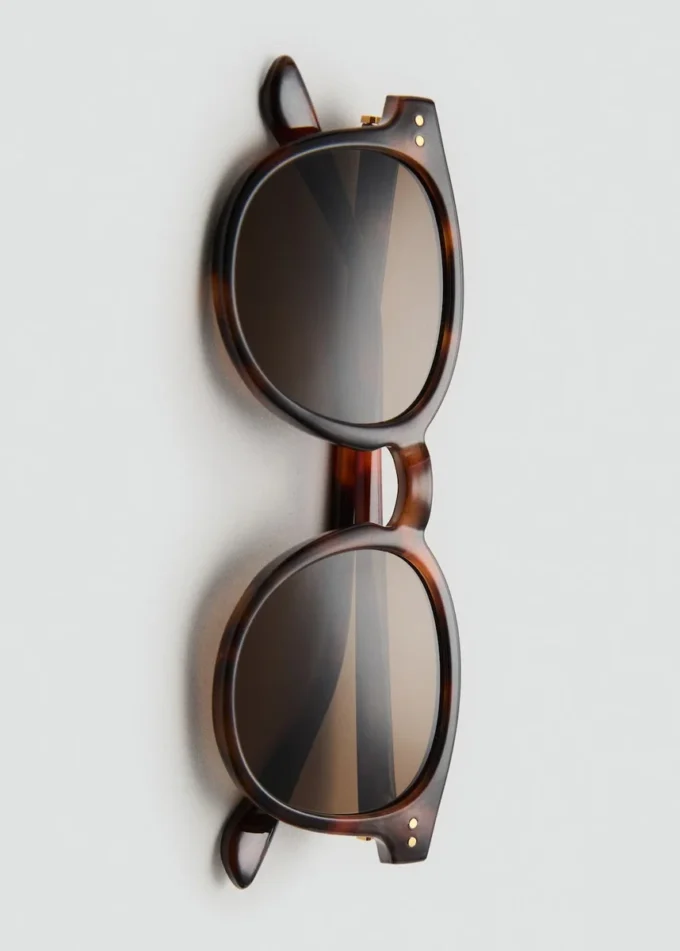 Sonnenbrille mit rundem Rahmen Sonnenbrille mit rundem Rahmen