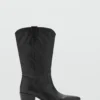 Spitze Stiefeletten aus Leder Spitze Stiefeletten aus Leder