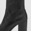 Spitze Stiefeletten aus Leder Spitze Stiefeletten aus Leder