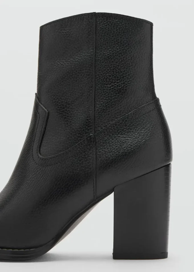 Spitze Stiefeletten aus Leder Spitze Stiefeletten aus Leder