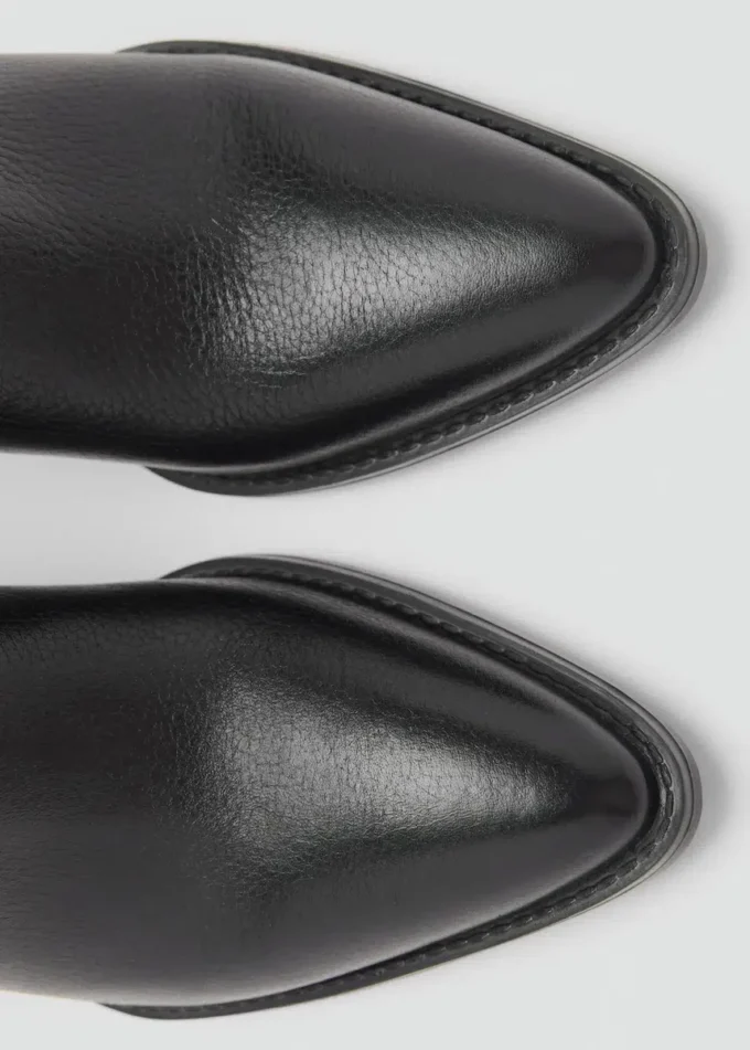 Spitze Stiefeletten aus Leder Spitze Stiefeletten aus Leder