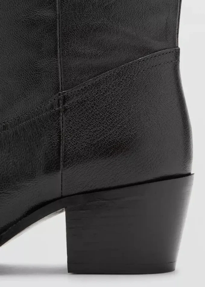 Spitze Stiefeletten aus Leder Spitze Stiefeletten aus Leder