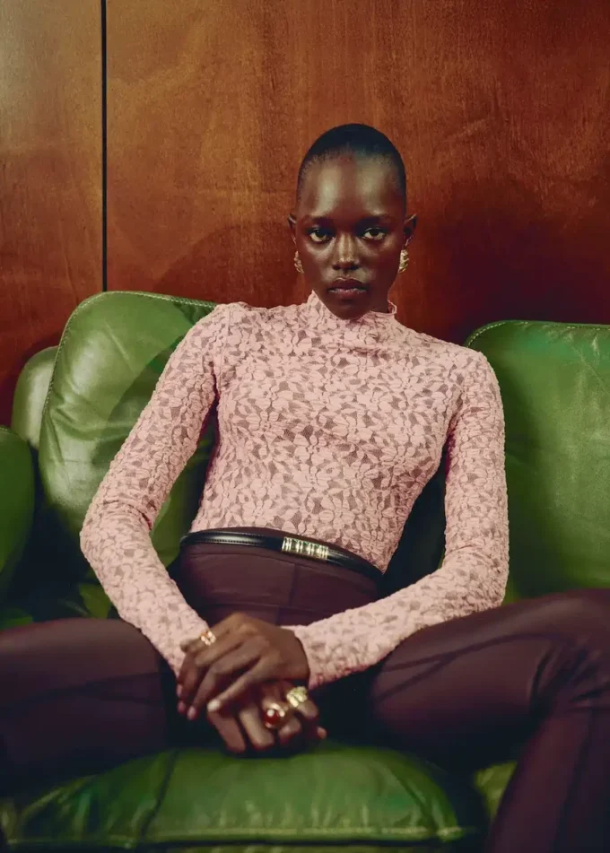 Spitzen-T-Shirt mit Stehkragen