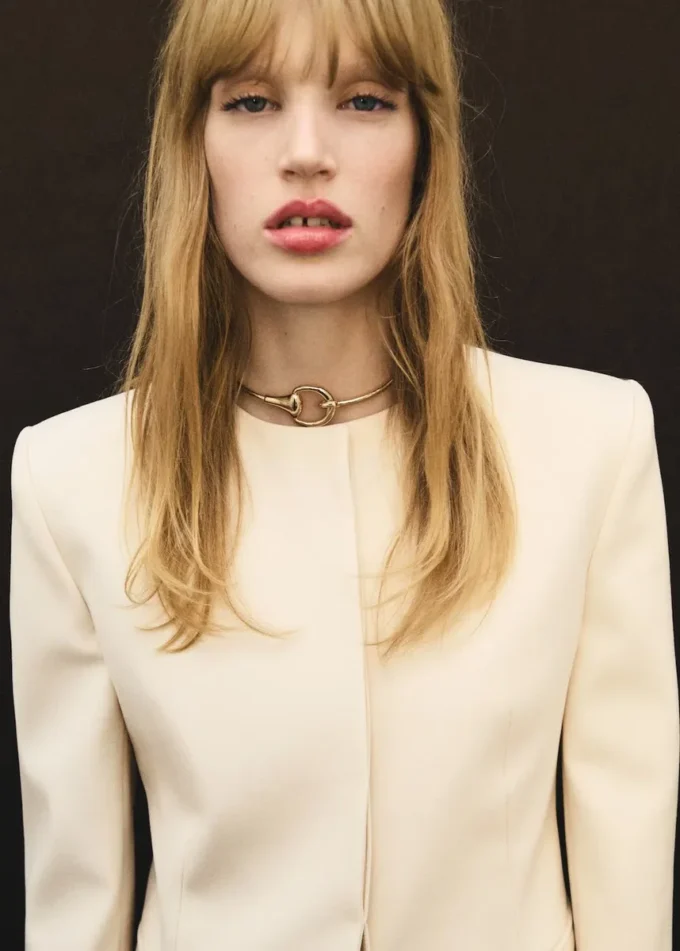 Steifer Choker-Kragen Steifer Choker-Kragen