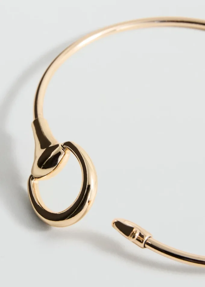 Steifer Choker-Kragen Steifer Choker-Kragen