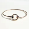 Steifer Choker-Kragen Steifer Choker-Kragen