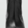 Stiefel aus Wildleder mit Absatz Stiefel aus Wildleder mit Absatz