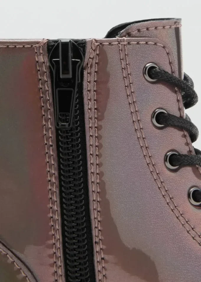 Stiefel mit Metallreißverschluss Stiefel mit Metallreißverschluss