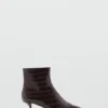Stiefeletten aus Kunstleder in Krokodillederoptik mit spitzer Zehenpartie Stiefeletten aus Kunstleder in Krokodillederoptik mit spitzer Zehenpartie