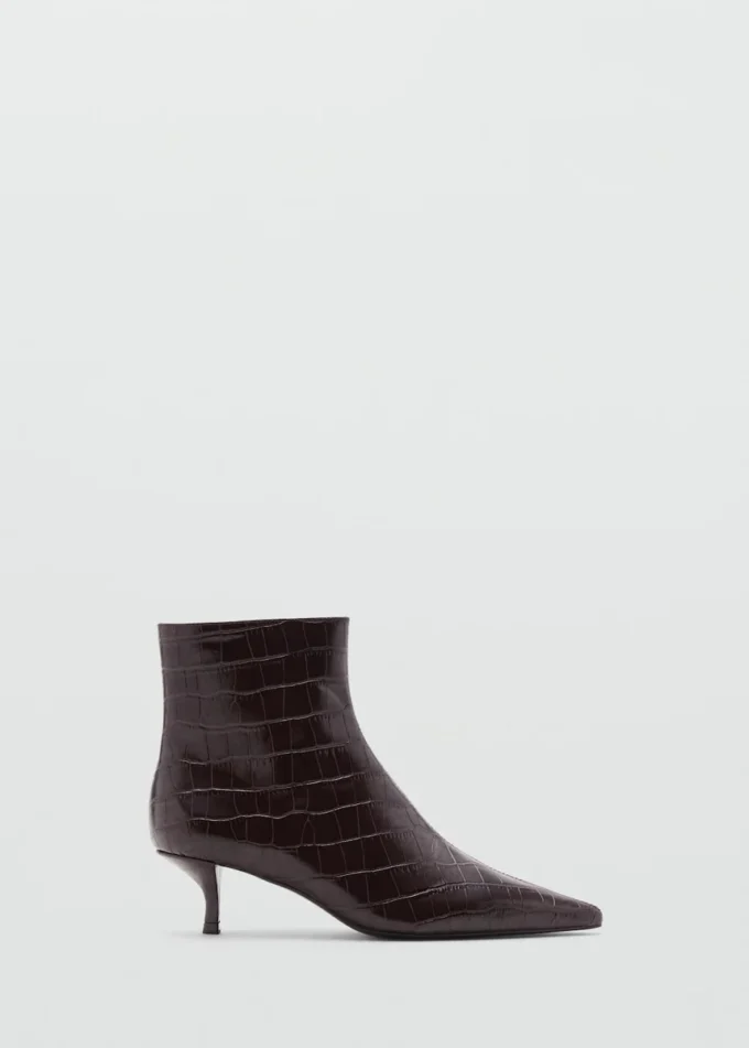 Stiefeletten aus Kunstleder in Krokodillederoptik mit spitzer Zehenpartie Stiefeletten aus Kunstleder in Krokodillederoptik mit spitzer Zehenpartie