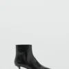 Stiefeletten mit Kitten-Heel und spitzer Zehenpartie Stiefeletten mit Kitten-Heel und spitzer Zehenpartie