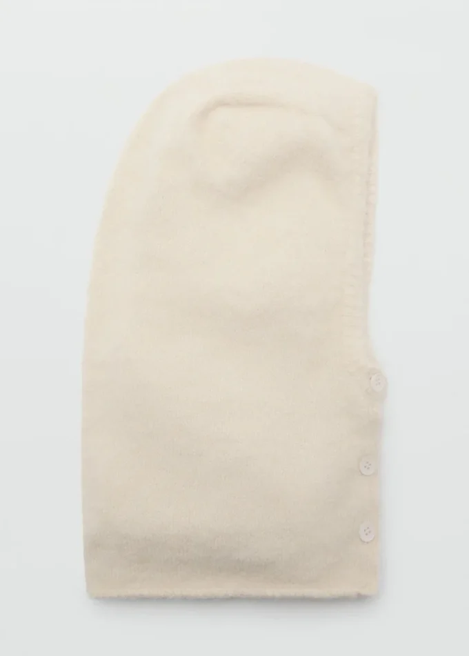 Strick-Balaclava mit Knöpfen