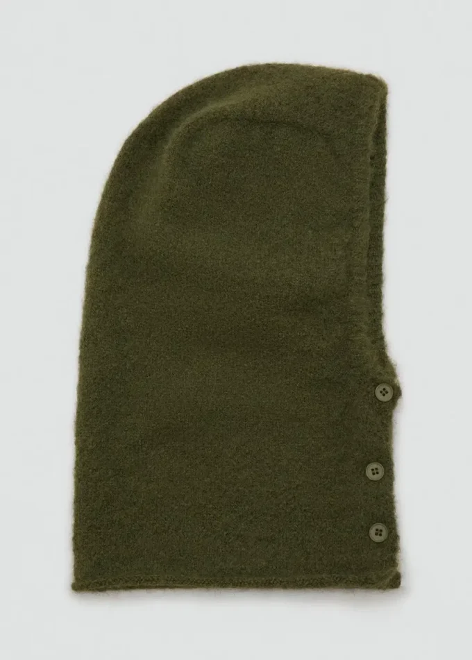Strick-Balaclava mit Knöpfen
