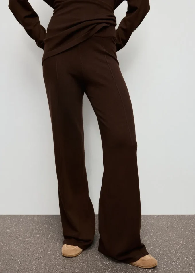 Strickhose mit Ziernähten Strickhose mit Ziernähten