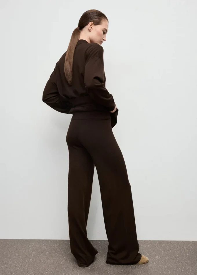 Strickhose mit Ziernähten Strickhose mit Ziernähten