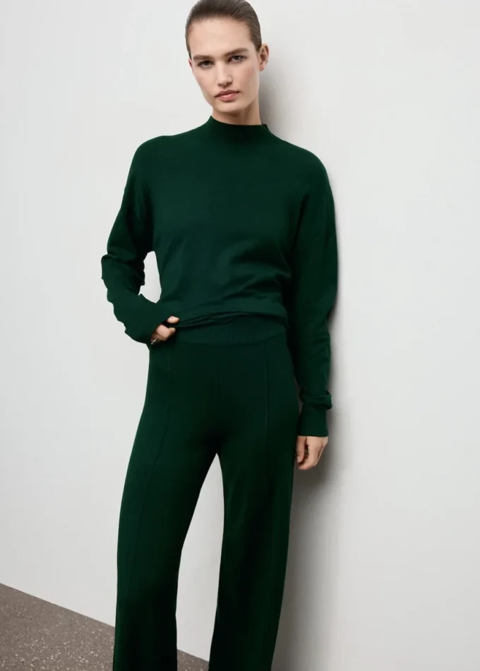 Strickhose mit Ziernähten Strickhose mit Ziernähten