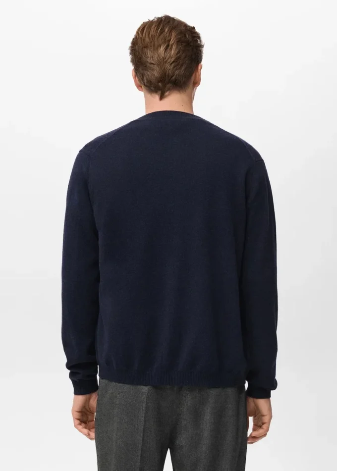 Strickjacke aus 100 % extrafeiner Wolle mit Knöpfen