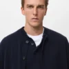 Strickjacke aus 100 % extrafeiner Wolle mit Knöpfen