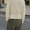 Strickjacke mit Gürtel und Schnalle
