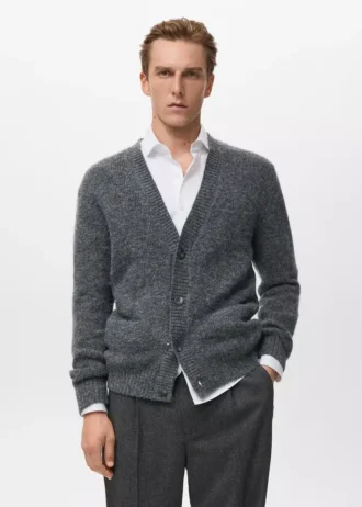 Strickjacke mit Knöpfen