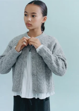 Strickjacke mit Knöpfen
