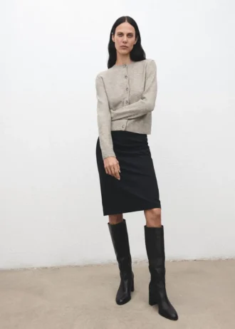 Strickjacke mit Knöpfen