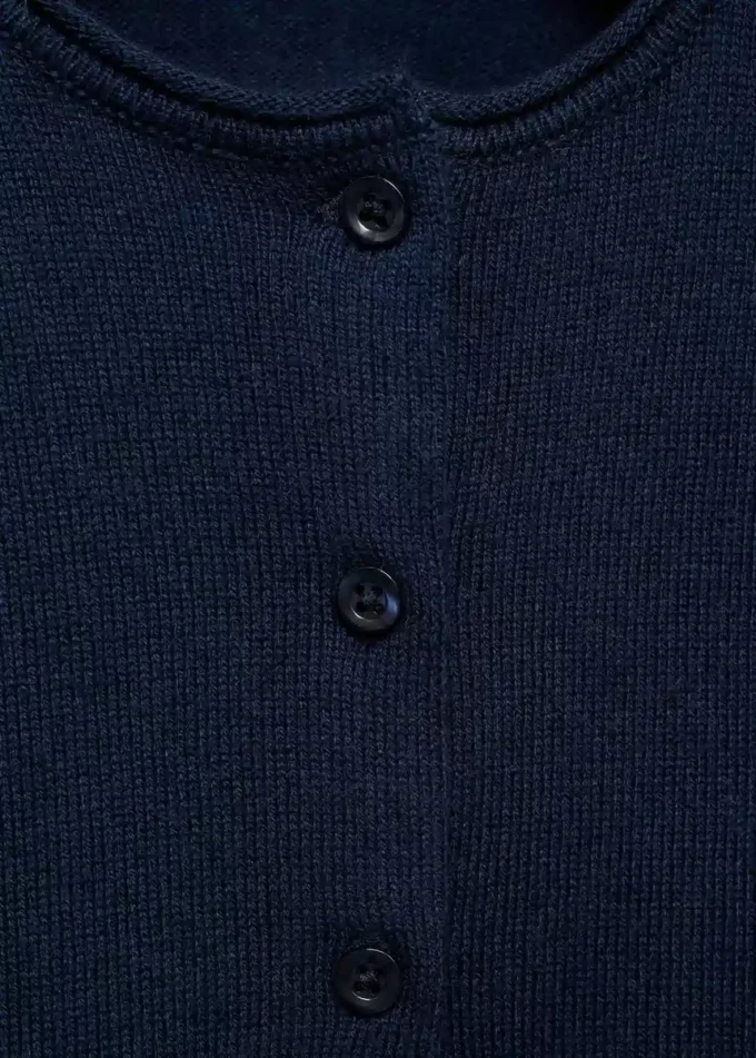 Strickjacke mit Knöpfen Strickjacke mit Knöpfen