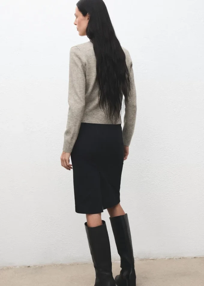 Strickjacke mit Knöpfen Strickjacke mit Knöpfen