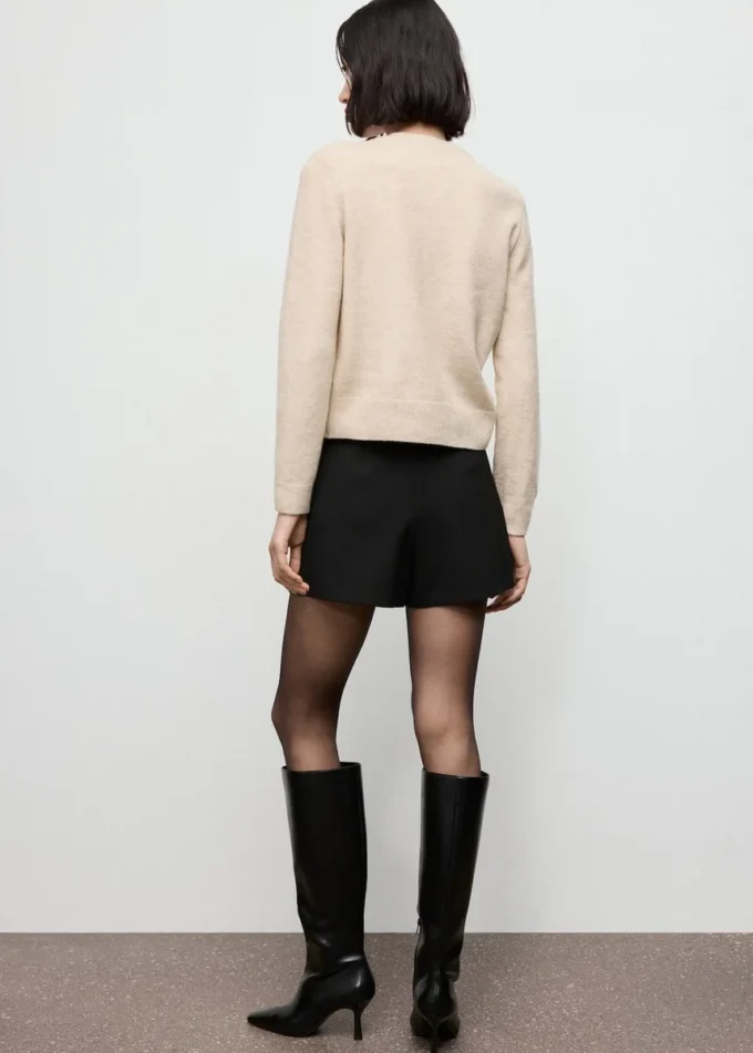Strickjacke mit Knöpfen Strickjacke mit Knöpfen