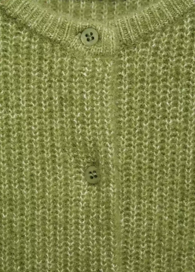 Strickjacke mit Knöpfen Strickjacke mit Knöpfen