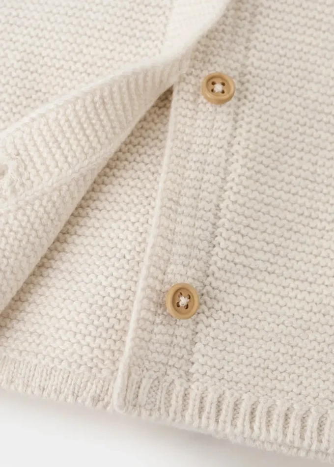 Strickjacke mit Knöpfen Strickjacke mit Knöpfen