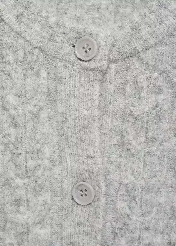 Strickjacke mit Knöpfen Strickjacke mit Knöpfen